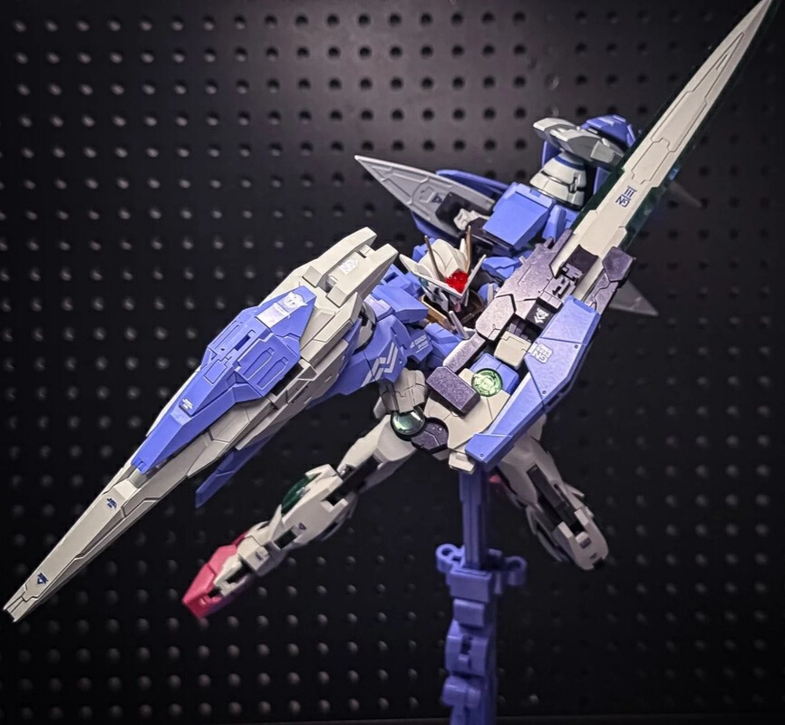 New Menghu Model MB 1/100 00 R - Bandai Gundam Hg recension och pris
